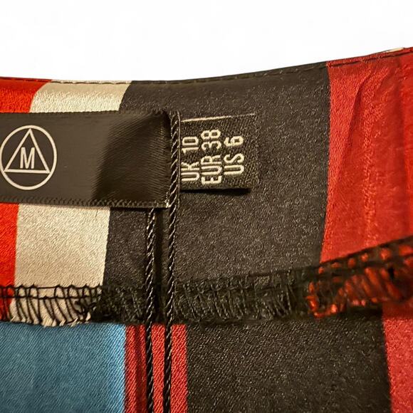 Missguided multi-colored striped button-down blouse with ruffled hem size 6 NWT - Picture 2 of 4